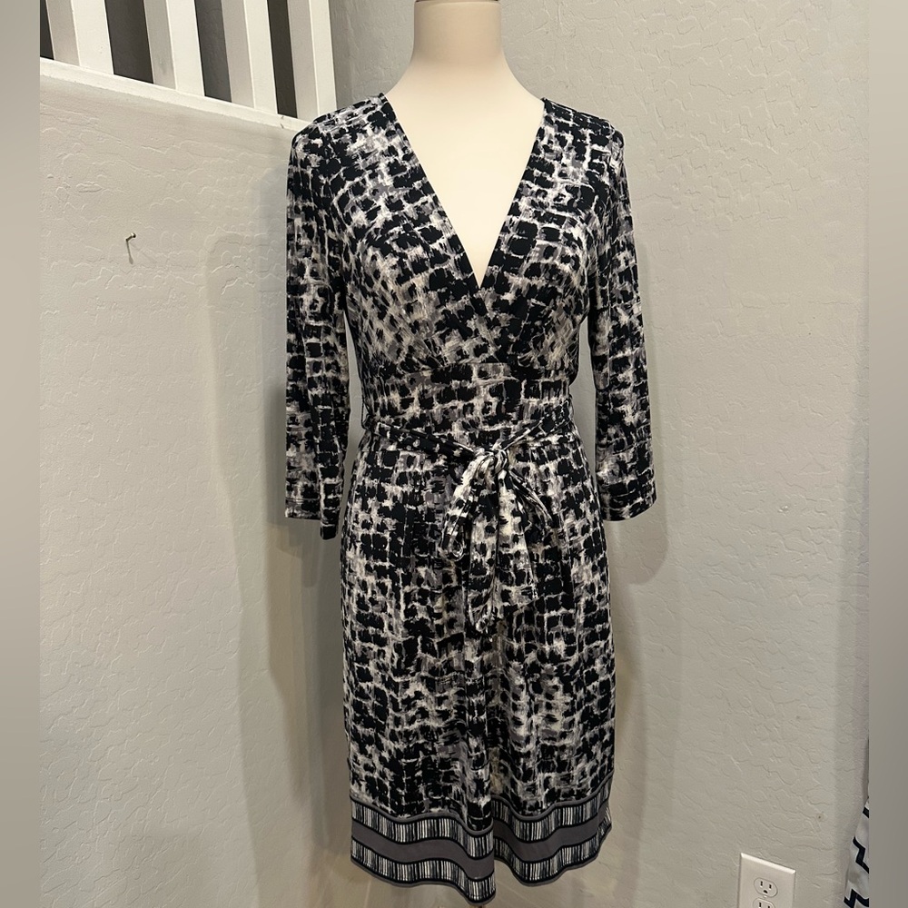 BCBGMaxAzria Monochrome Patterned Long Sleeve Dress‎